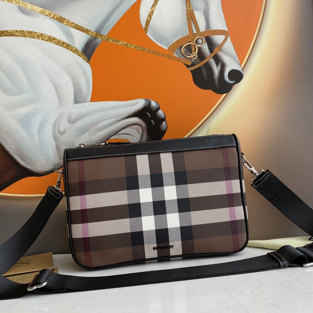 Cozy 409 Burberry AAA Man Messenger Bags