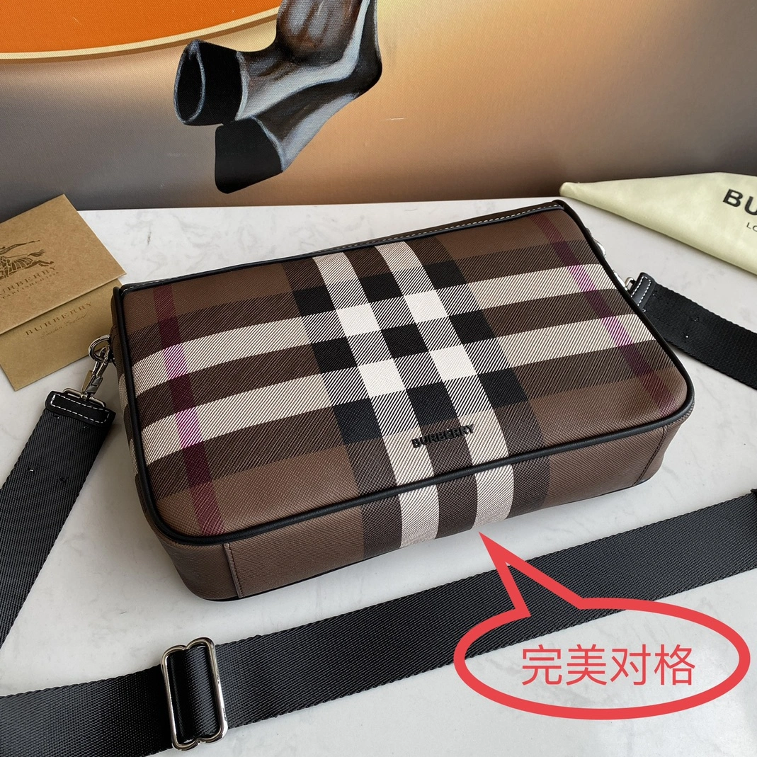 Cozy 409 Burberry AAA Man Messenger Bags