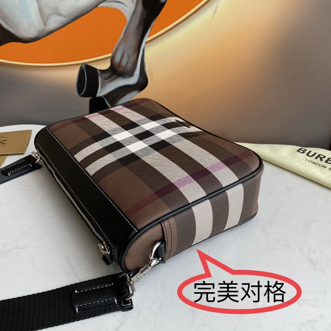 Cozy 409 Burberry AAA Man Messenger Bags