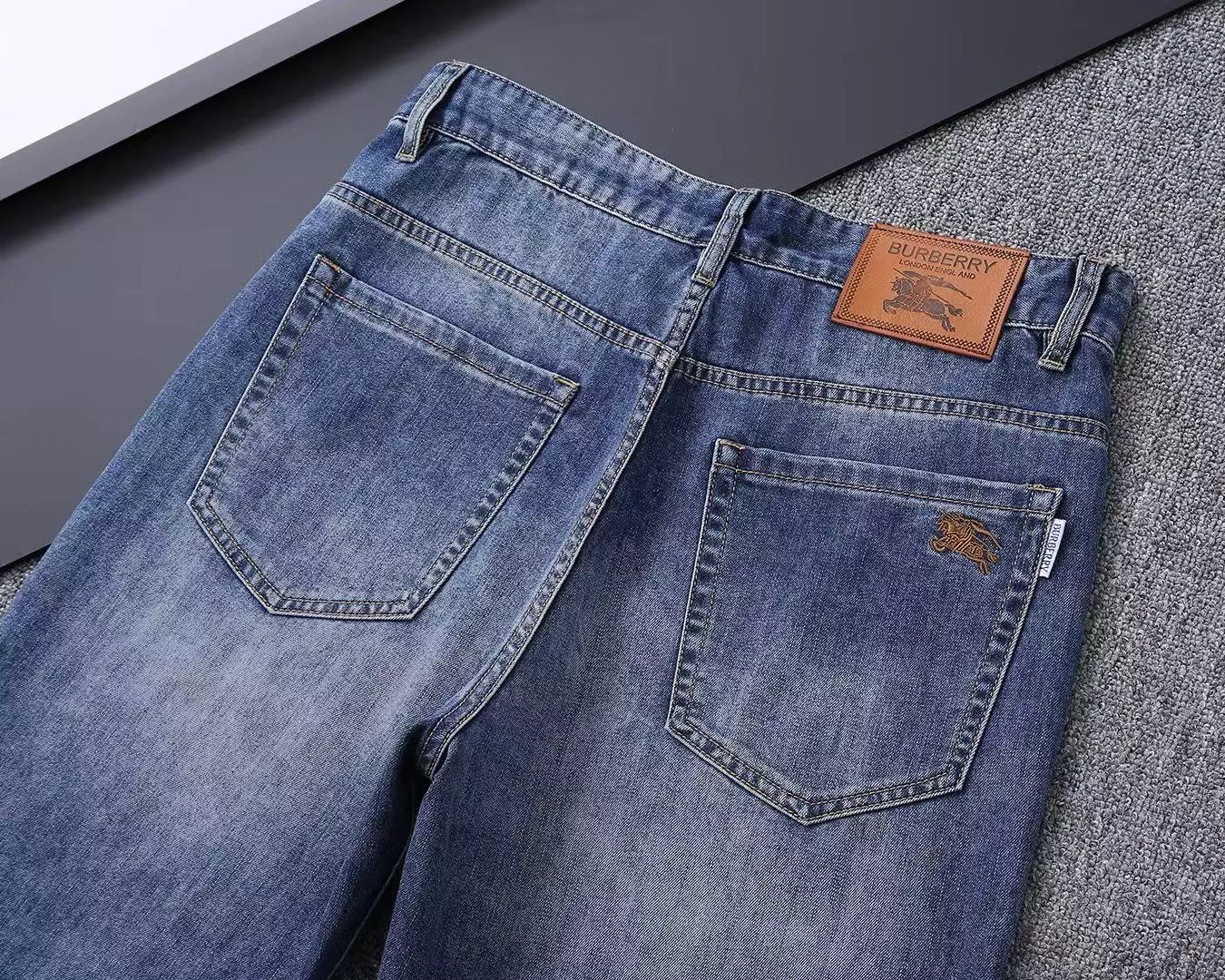 Cozy 4214 Burberry Jeans For Men