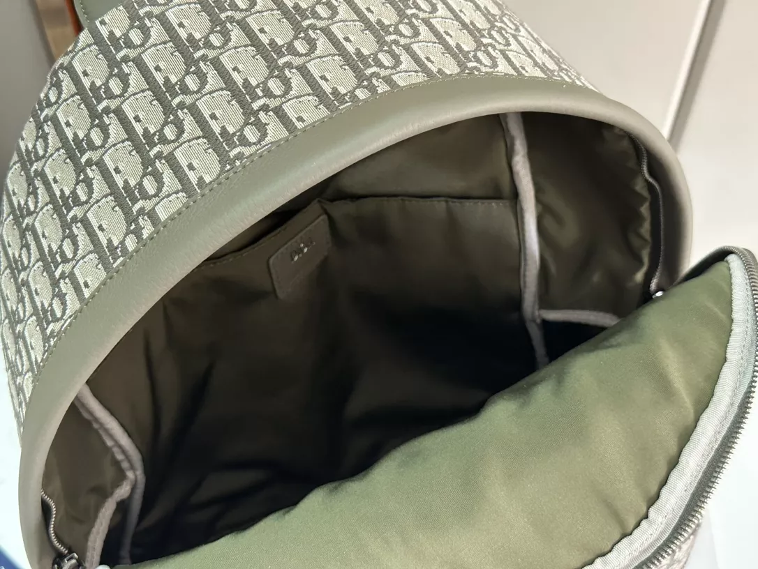 Cozy 4386 Christian Dior AAA Man Backpacks