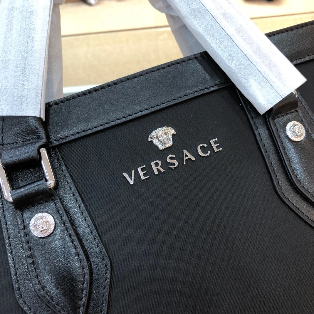 Cozy 4457 Versace AAA Man Handbags