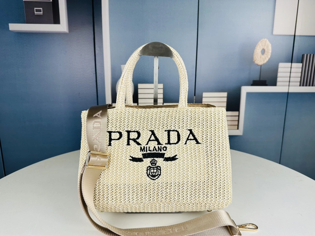 Cozy 4505 Prada AAA Quality Handbags