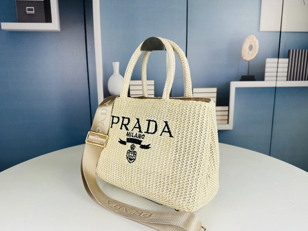 Cozy 4505 Prada AAA Quality Handbags