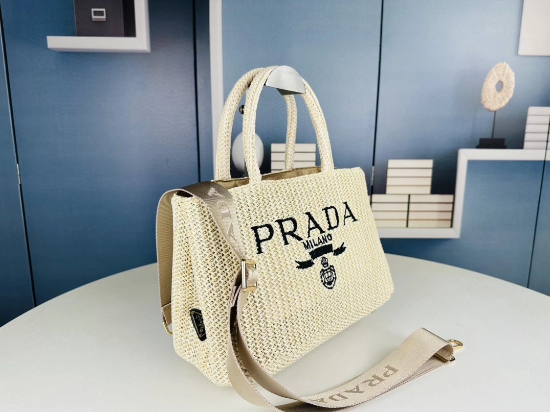 Cozy 4505 Prada AAA Quality Handbags