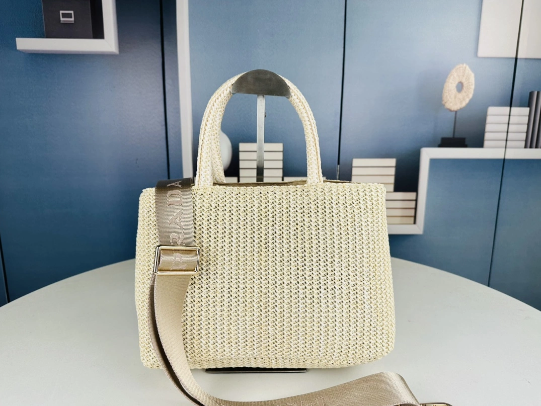Cozy 4505 Prada AAA Quality Handbags
