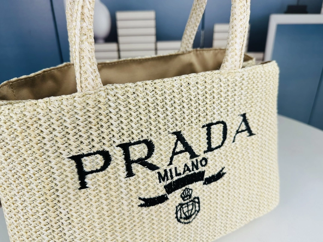 Cozy 4505 Prada AAA Quality Handbags