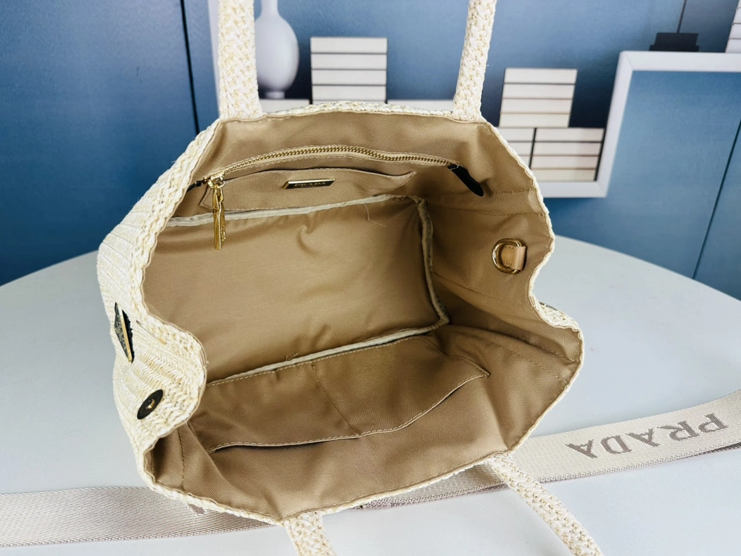 Cozy 4505 Prada AAA Quality Handbags