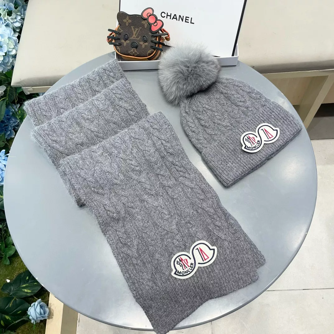 Cozy 4636 Moncler Hat and Scarf Set