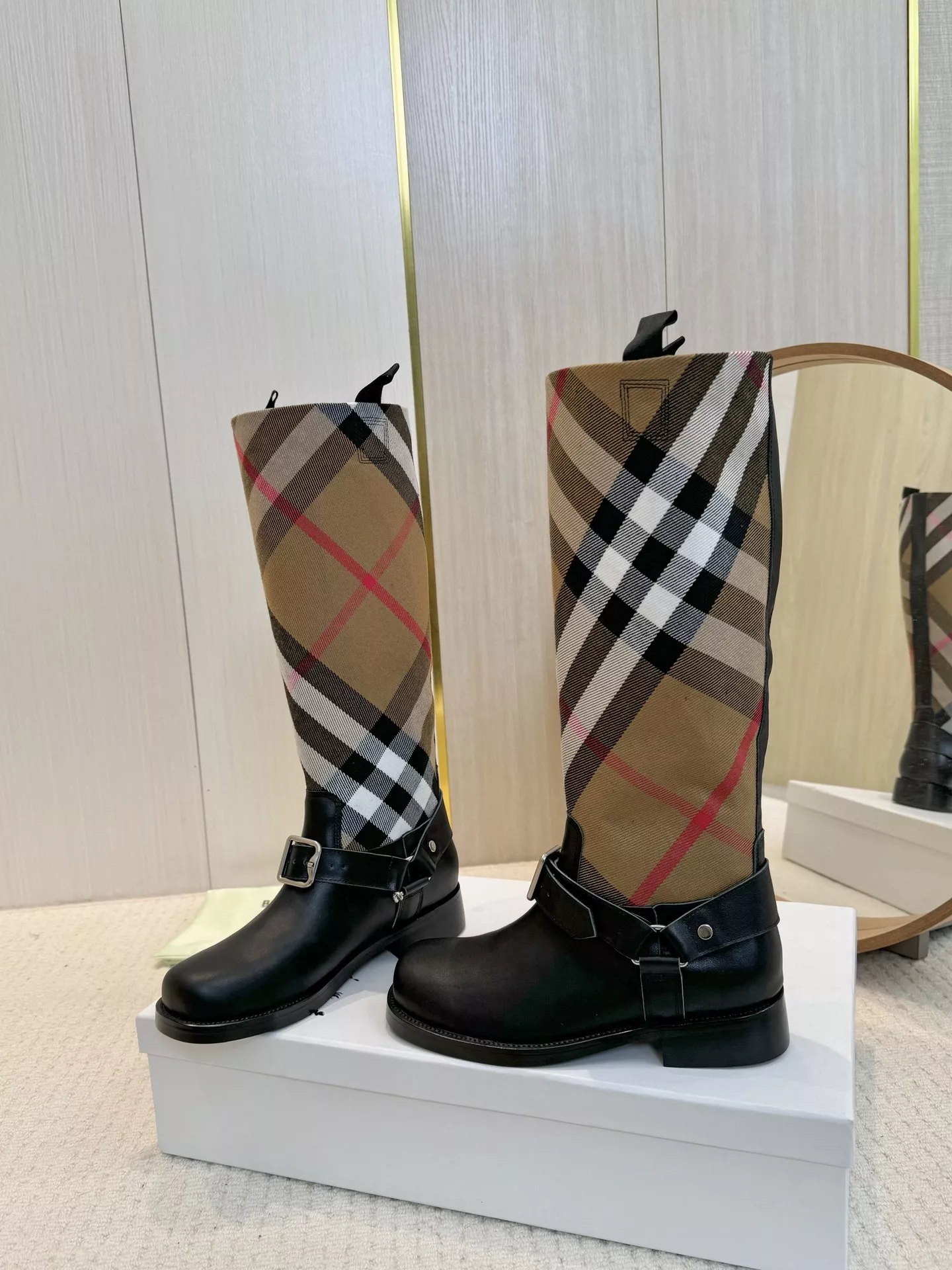 Cozy 4691 Burberry Boots For Women