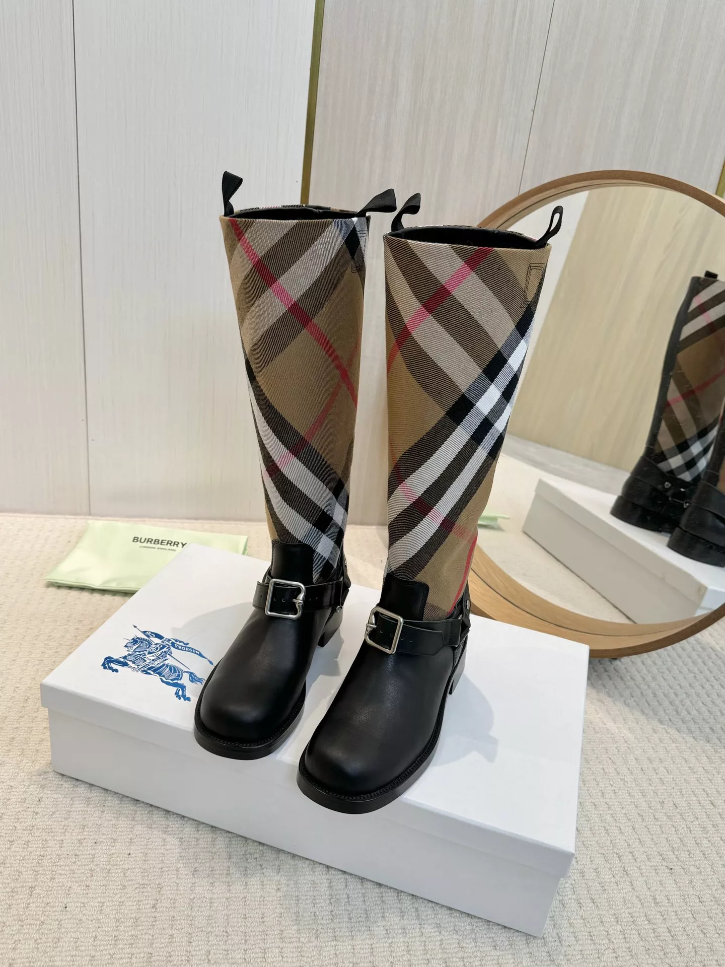 Cozy 4691 Burberry Boots For Women