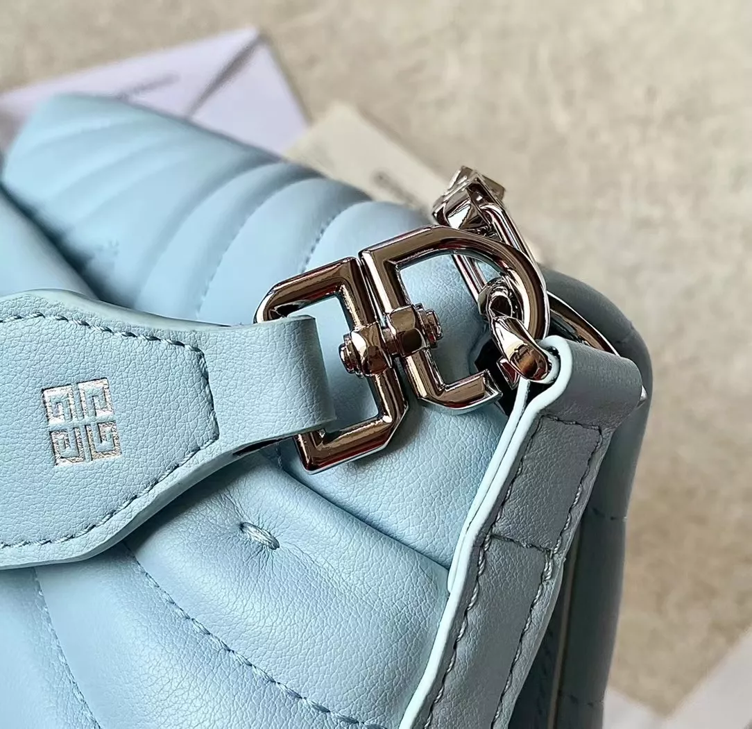 Cozy 4742 Givenchy AAA Quality Messenger Bags For Women