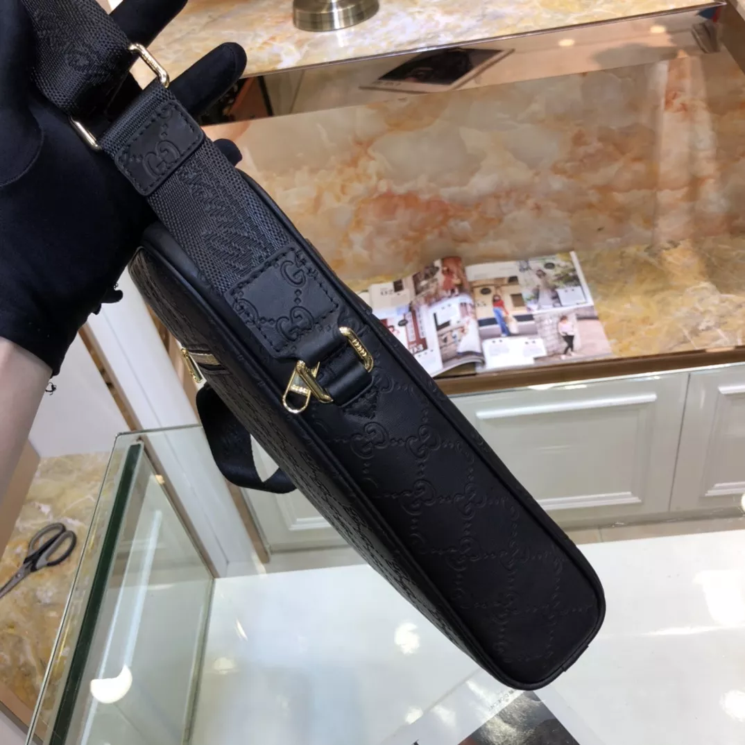 Cozy 4909 Gucci AAA Man Messenger Bags