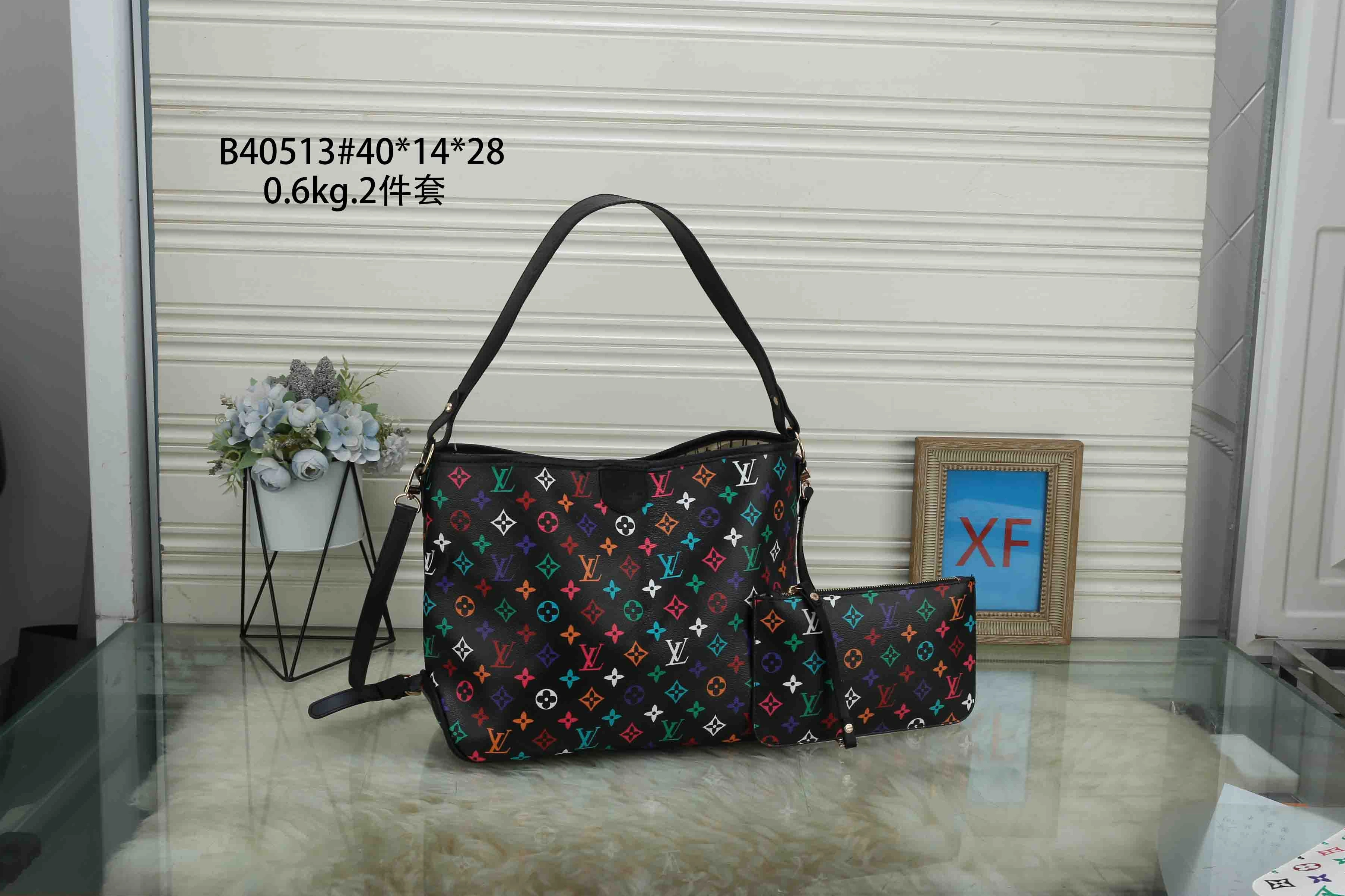 Cozy 4933 Louis Vuitton HandBags For Women