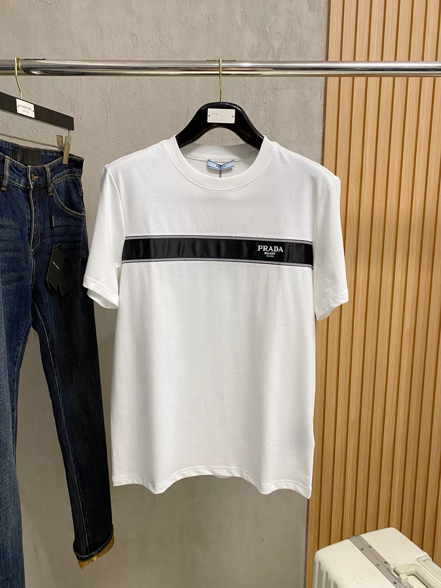 Cozy 4948 Prada T-Shirts Short Sleeved For Unisex