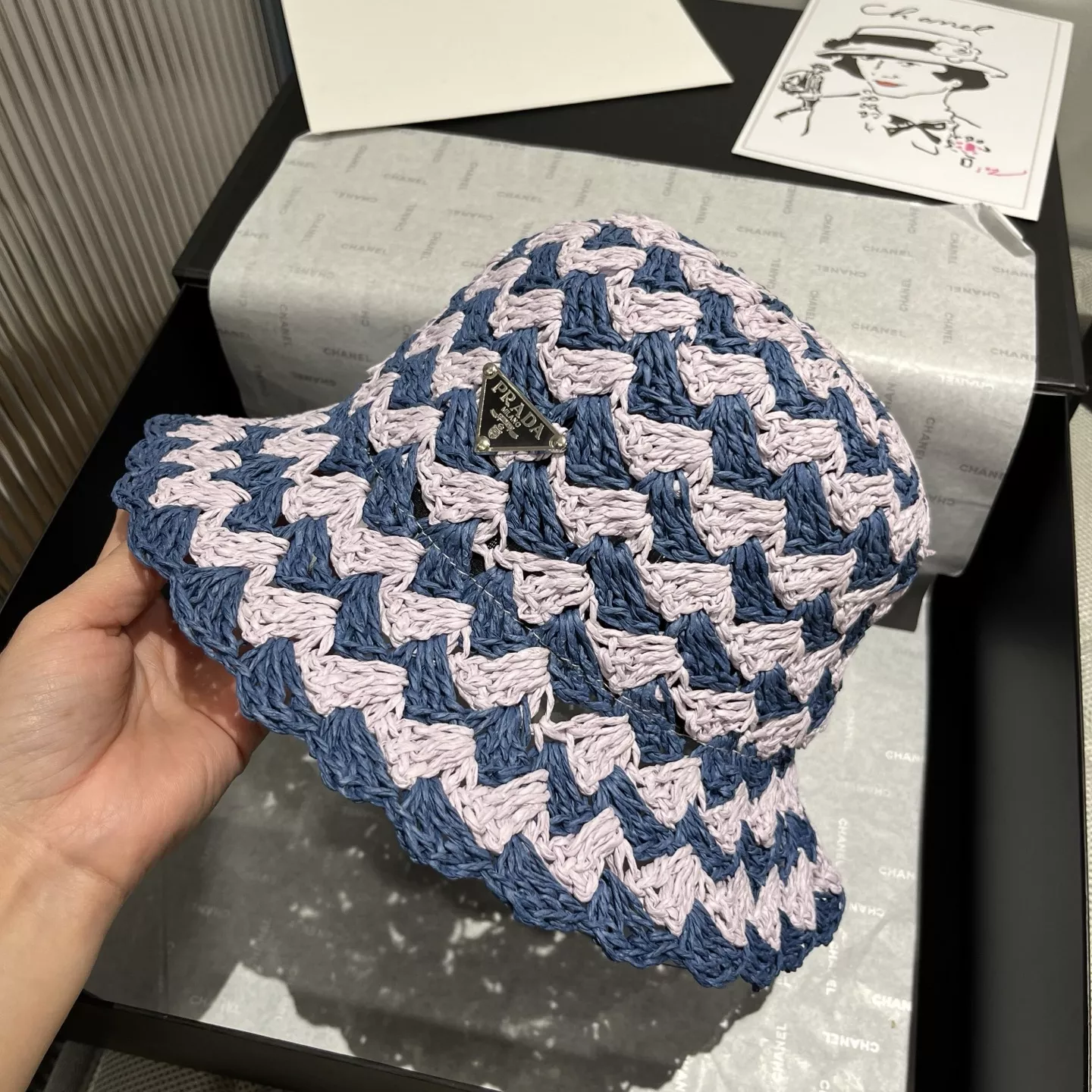 Cozy 5009 Prada Caps