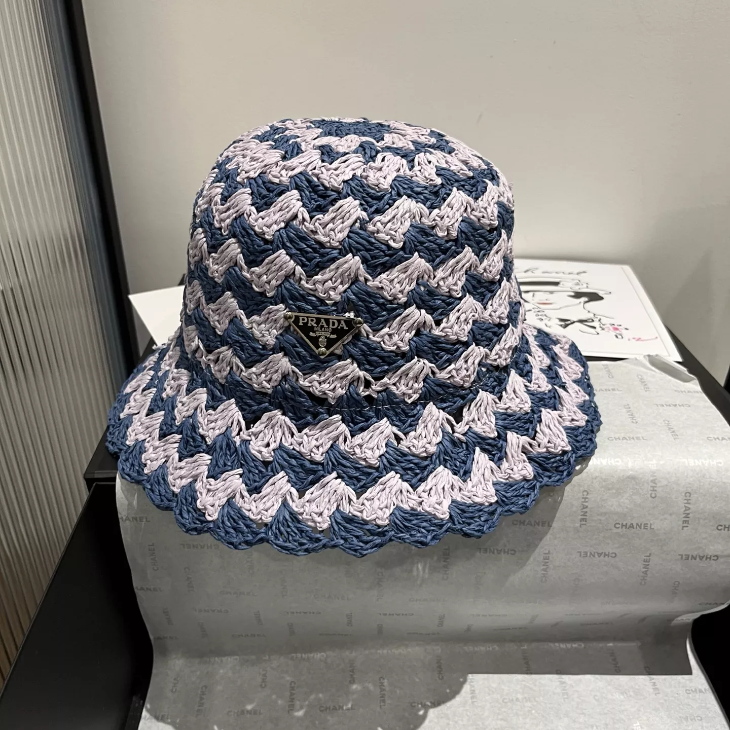 Cozy 5009 Prada Caps