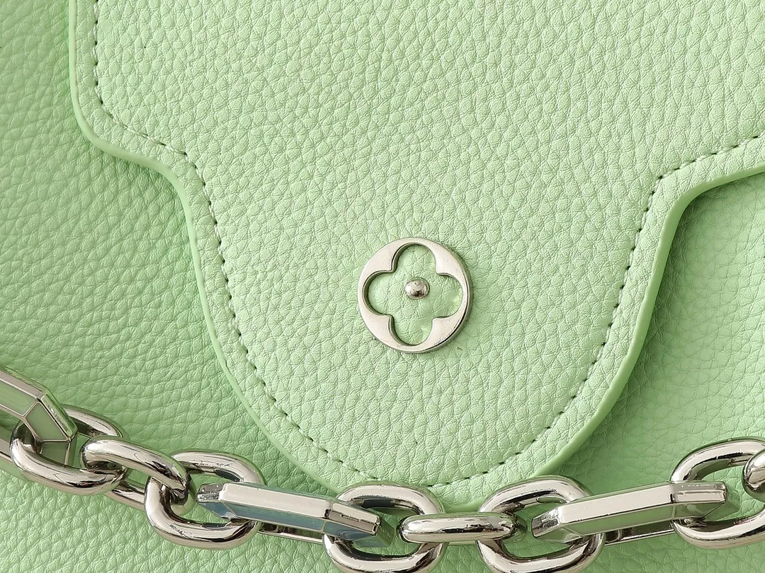 Cozy 5053 Louis Vuitton AAA Quality Messenger Bags For Women