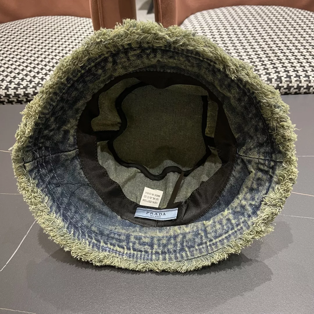Cozy 5138 Prada Caps