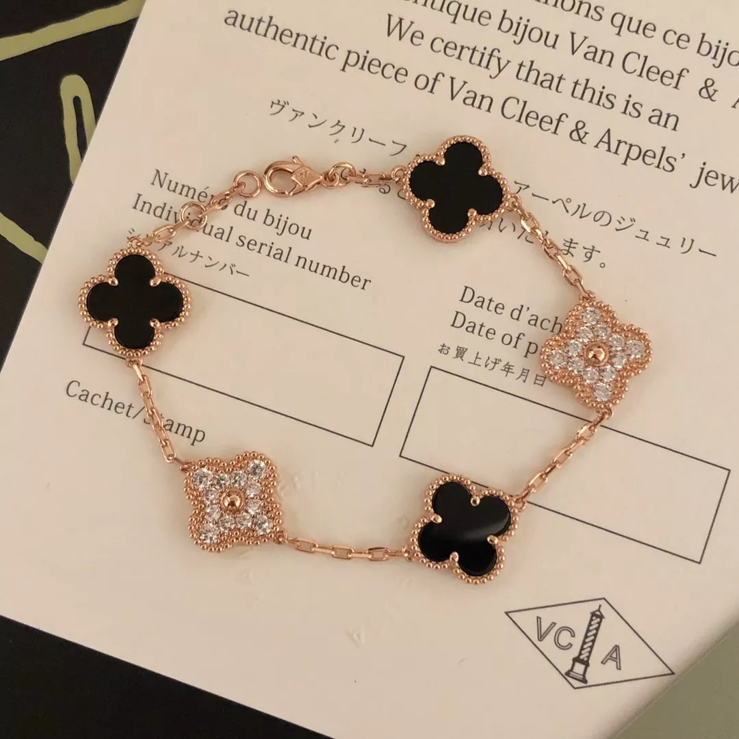 Cozy 5286 Van Cleef & Arpels Bracelets