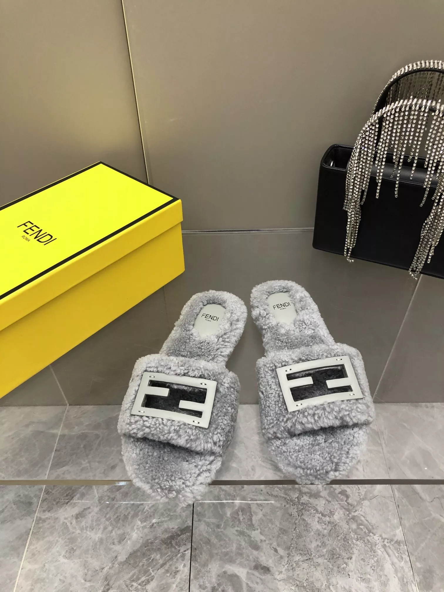 Cozy 533 Fendi Slippers For Women