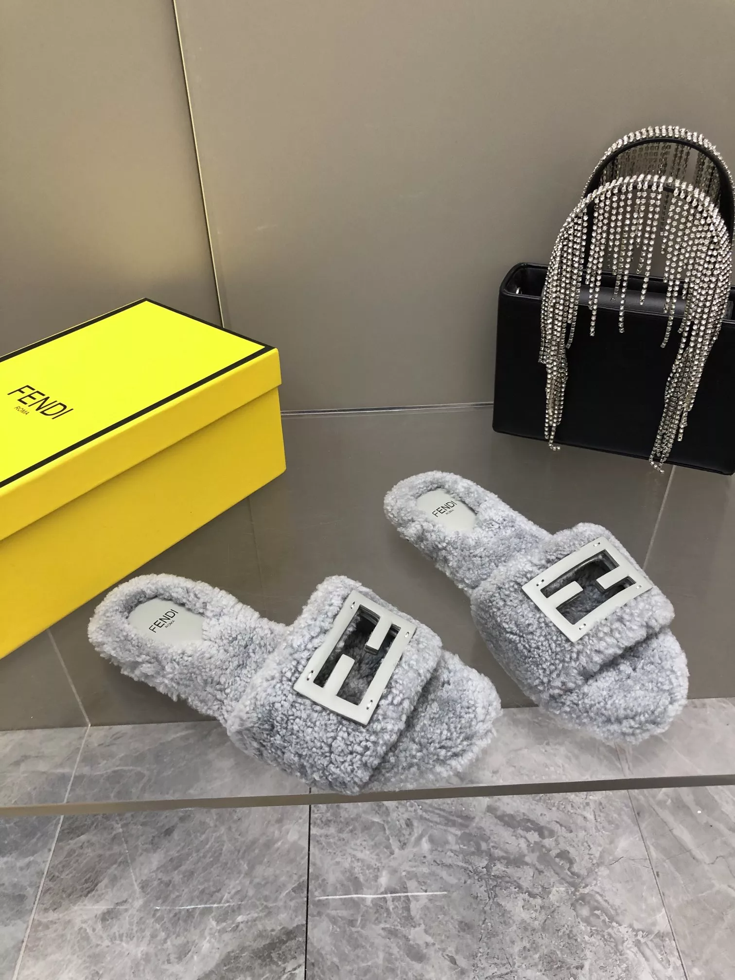 Cozy 533 Fendi Slippers For Women
