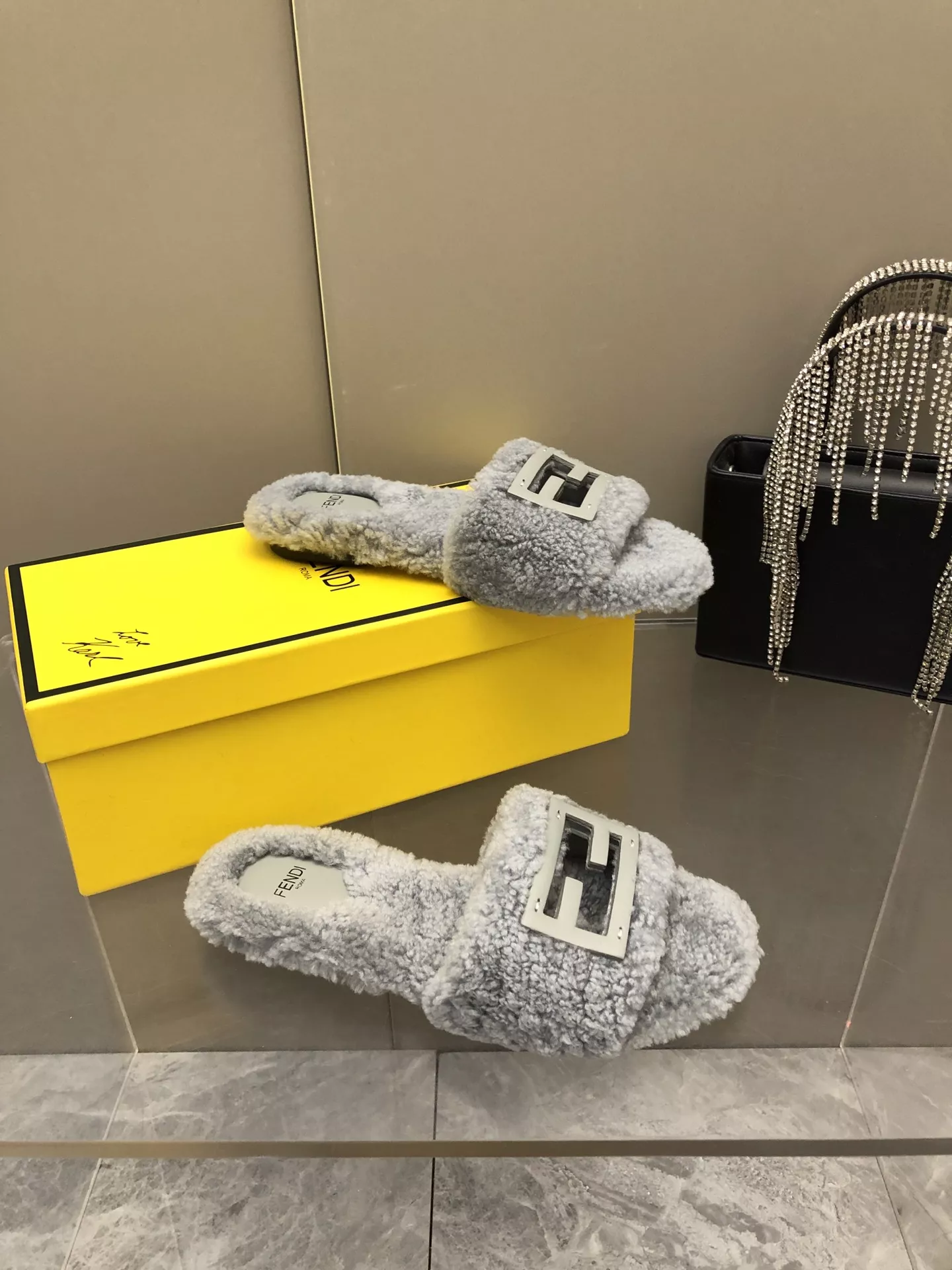Cozy 533 Fendi Slippers For Women