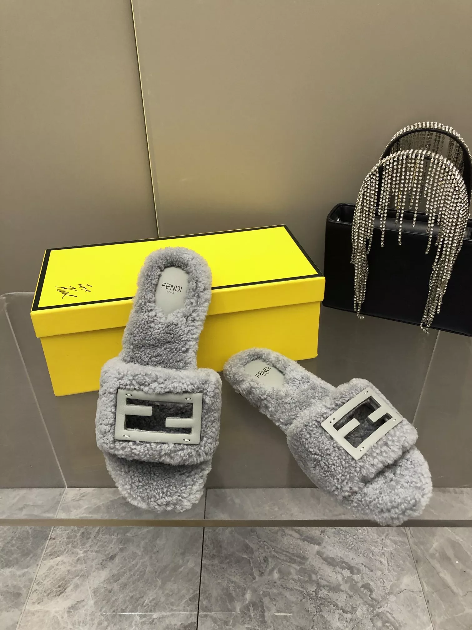 Cozy 533 Fendi Slippers For Women