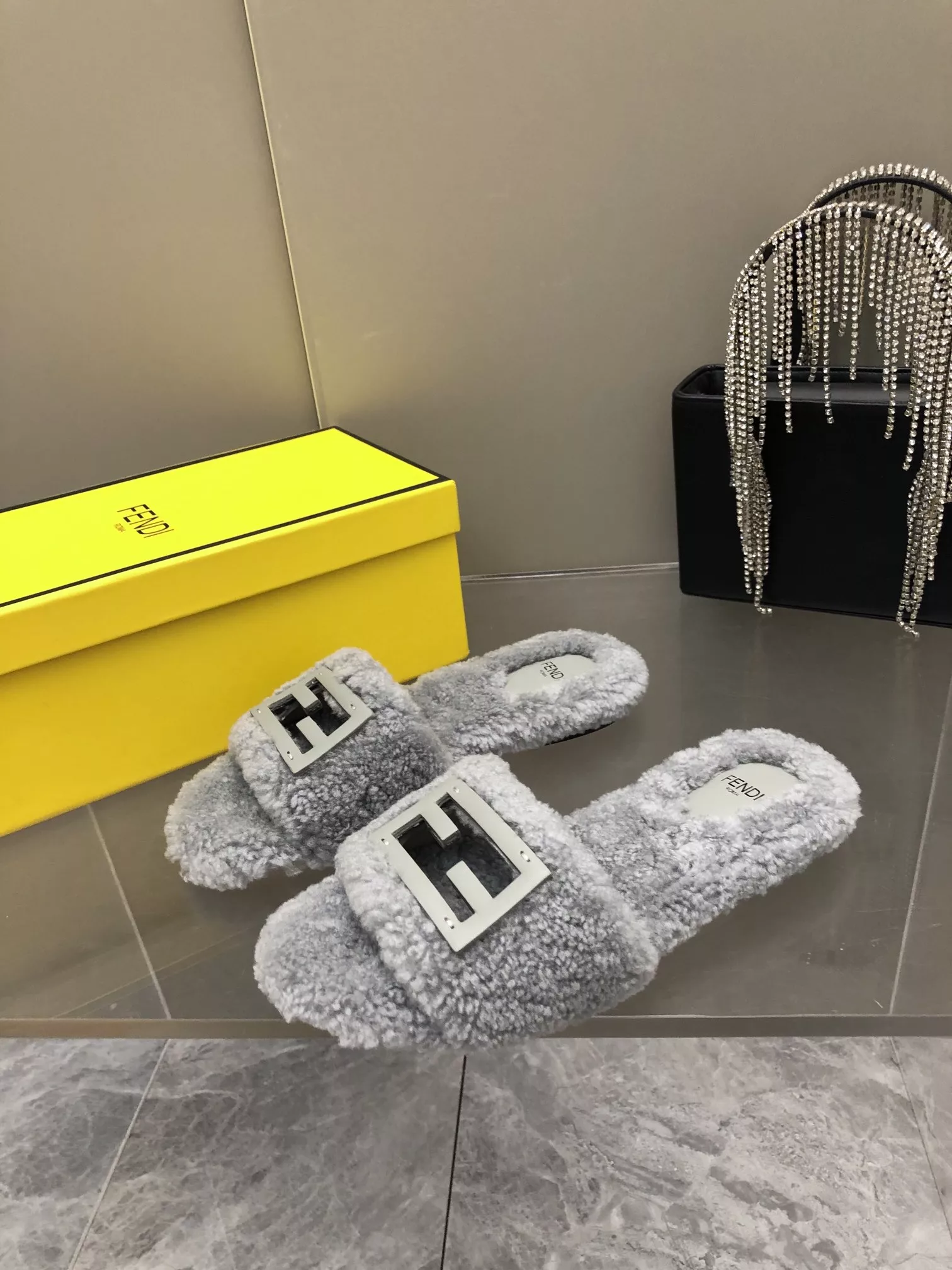Cozy 533 Fendi Slippers For Women