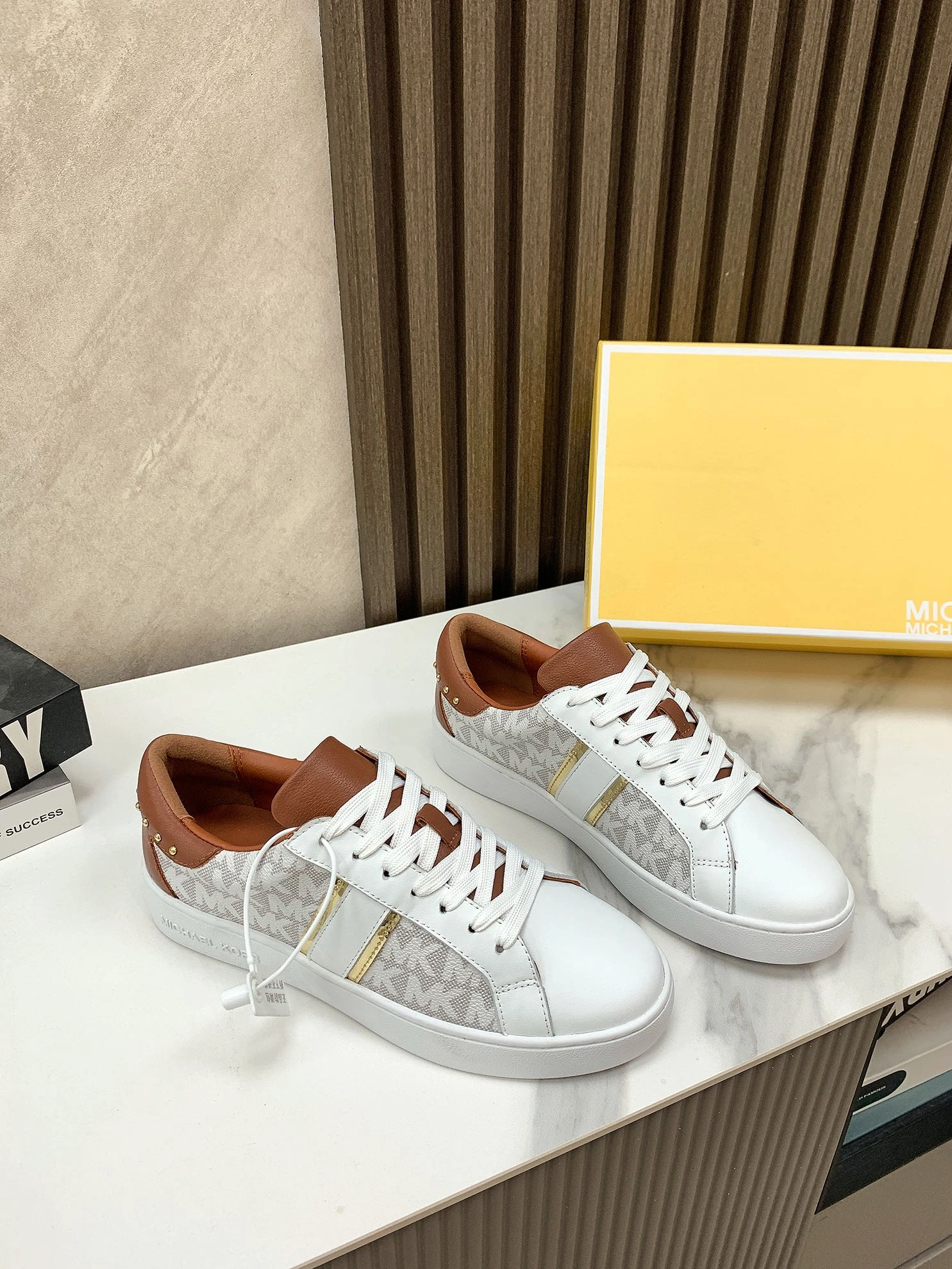 Cozy 5342 Michael Kors Casual Shoes For Women