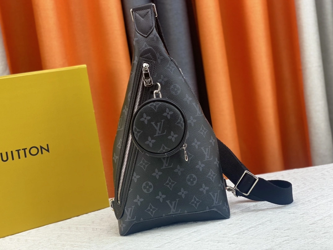 Cozy 5369 Louis Vuitton AAA Man Messenger Bags