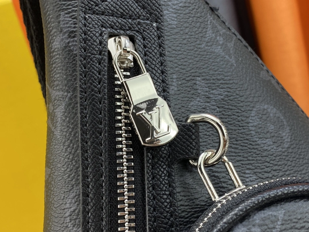 Cozy 5369 Louis Vuitton AAA Man Messenger Bags