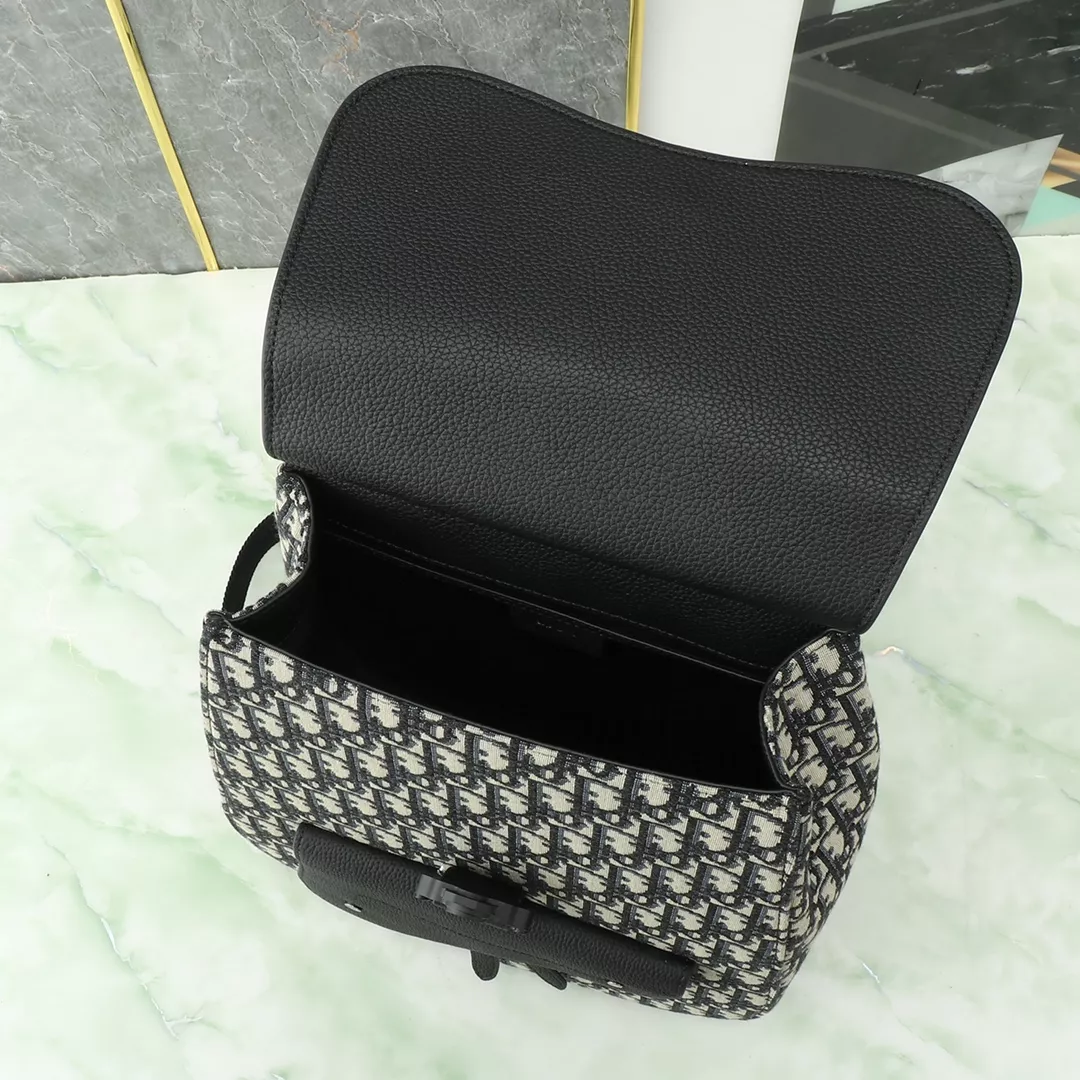 Cozy 5563 Christian Dior AAA Man Backpacks