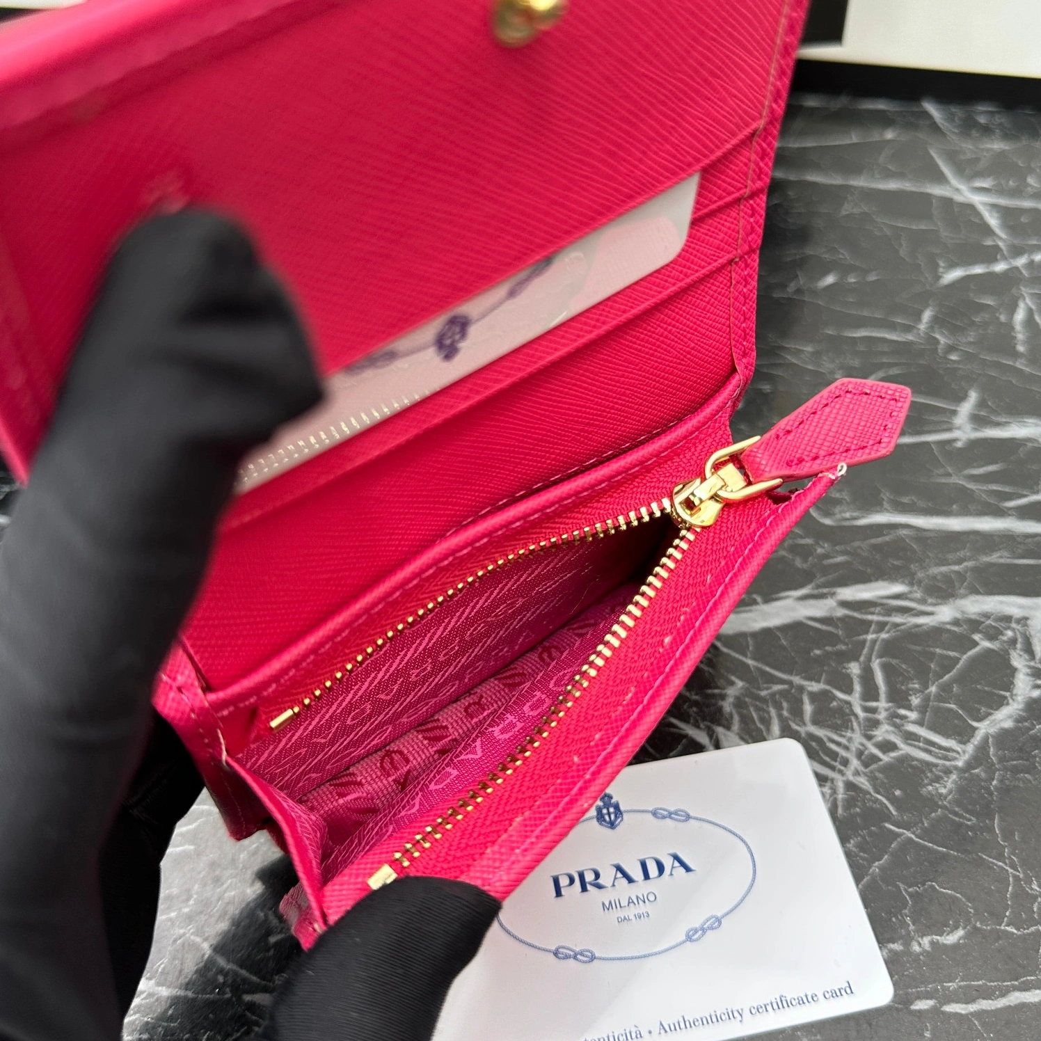 Cozy 5639 Prada Wallets For Women