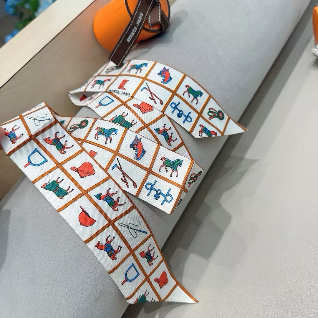 Cozy 5652 Hermes Silk Scarf