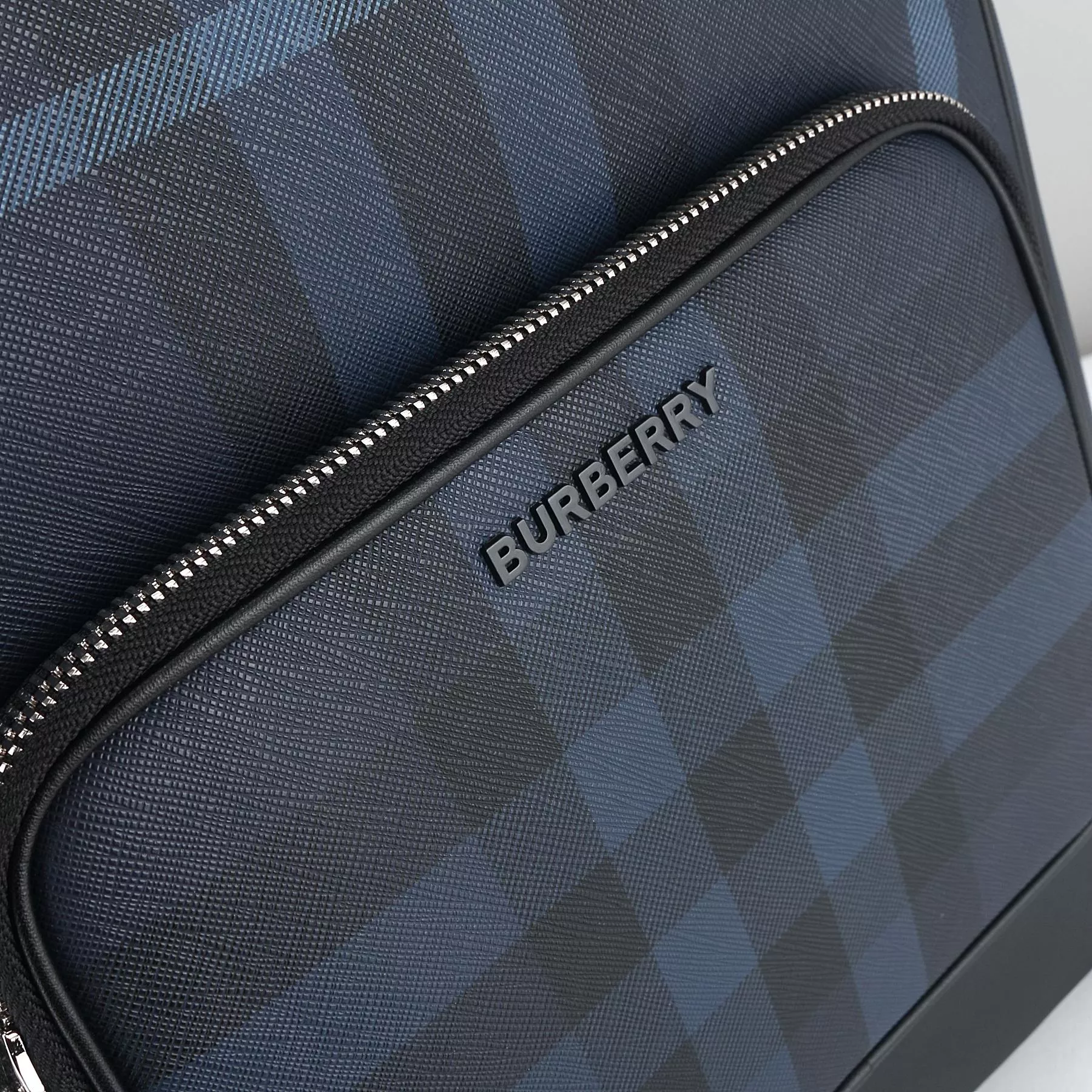 Cozy 5670 Burberry AAA Man Backpacks