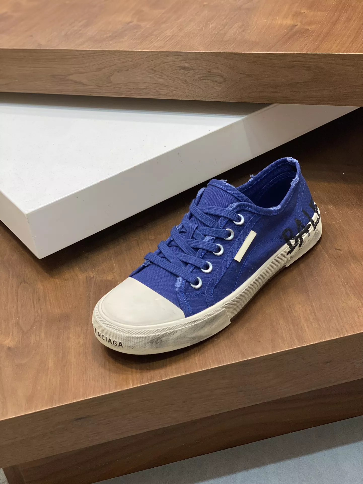 Cozy 5717 Balenciaga Casual Shoes For Men