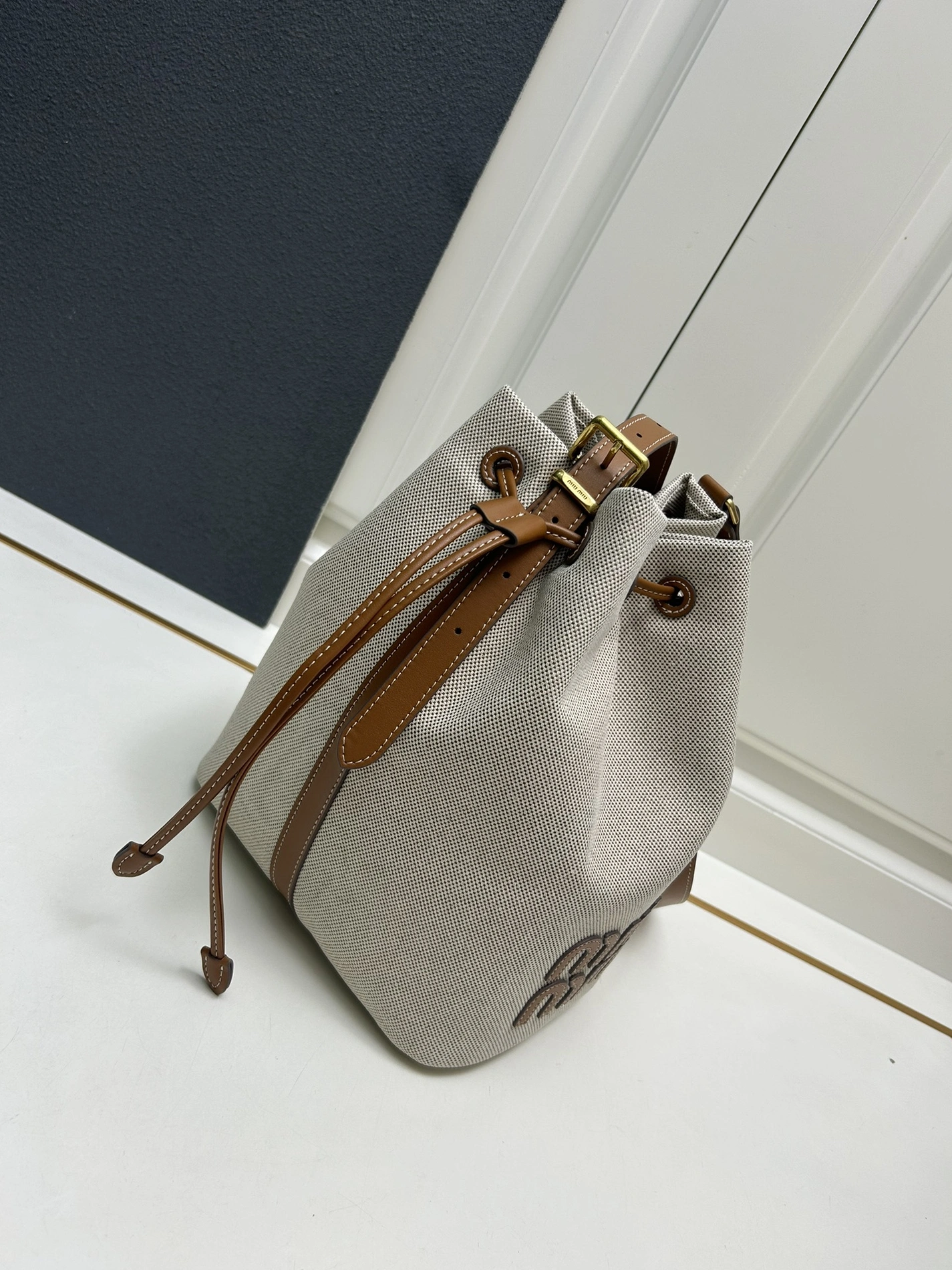 Cozy 5747 MIU MIU AAA Quality Messenger Bags For Women