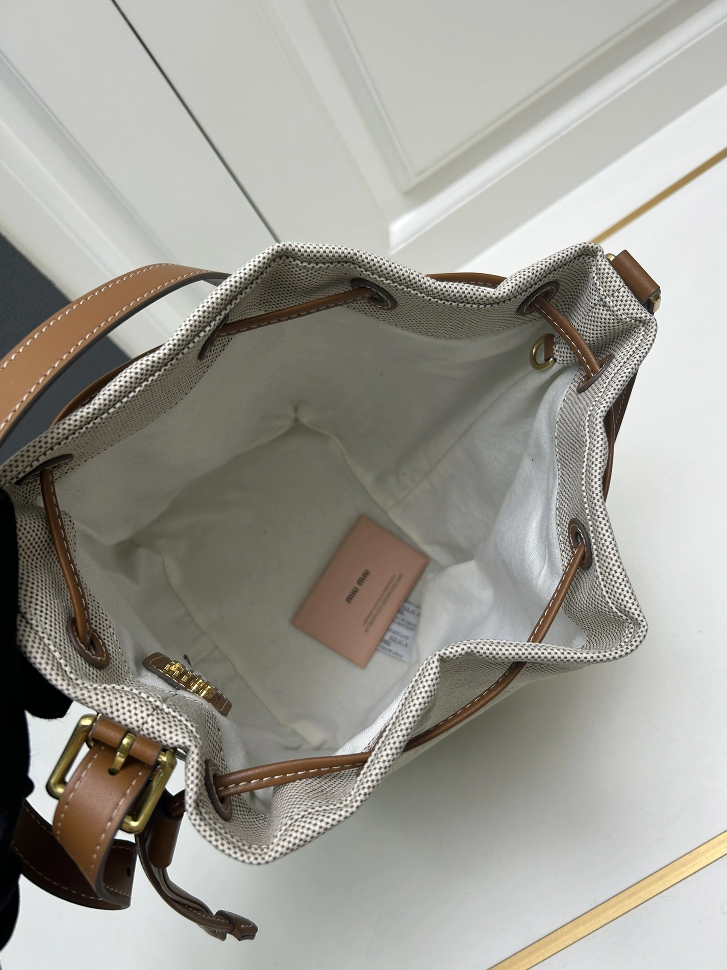 Cozy 5747 MIU MIU AAA Quality Messenger Bags For Women