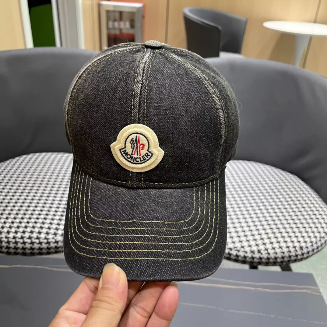Cozy 580 Moncler Caps