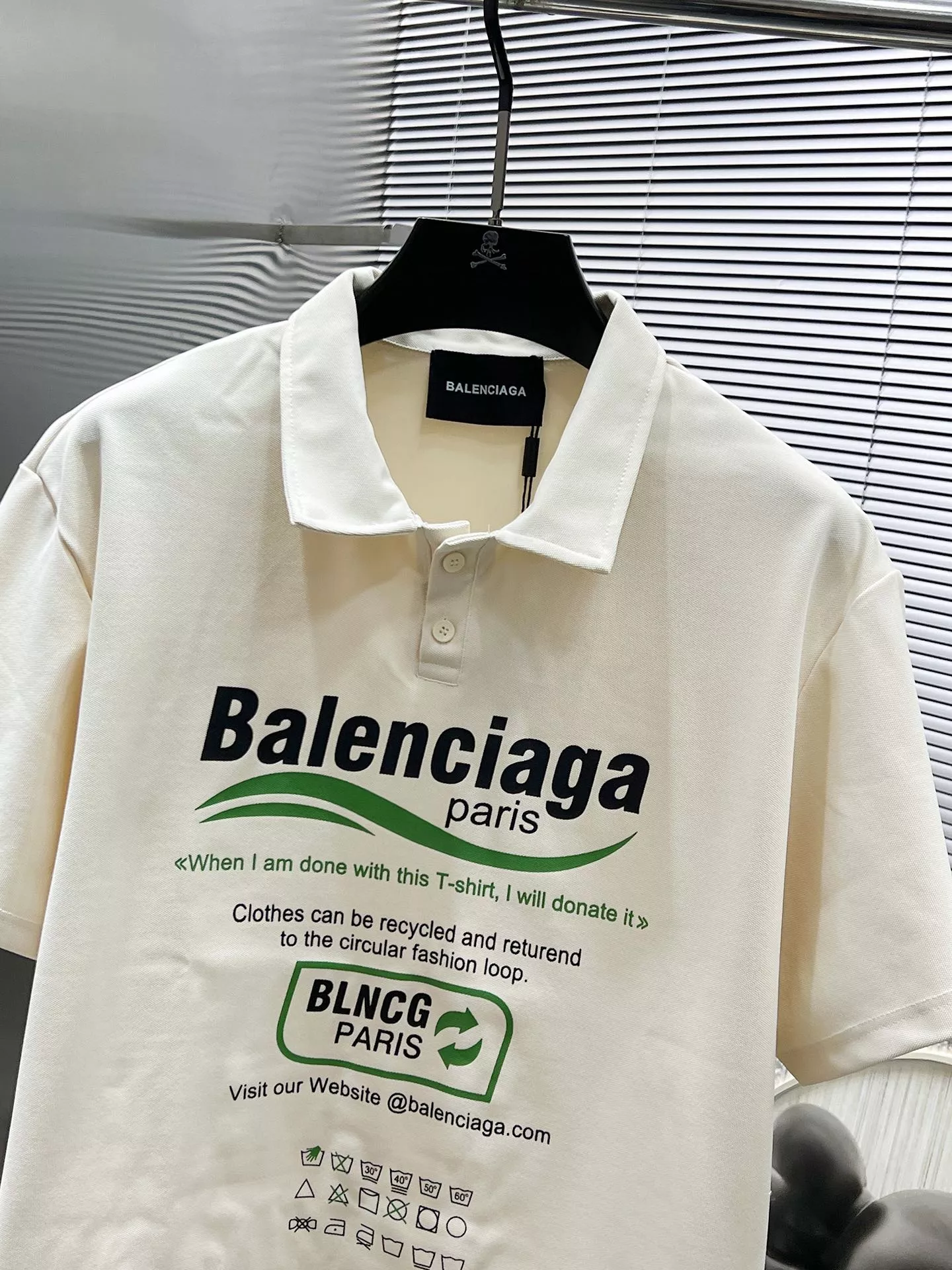 Cozy 5928 Balenciaga Fashion Tracksuits Short Sleeved For Men