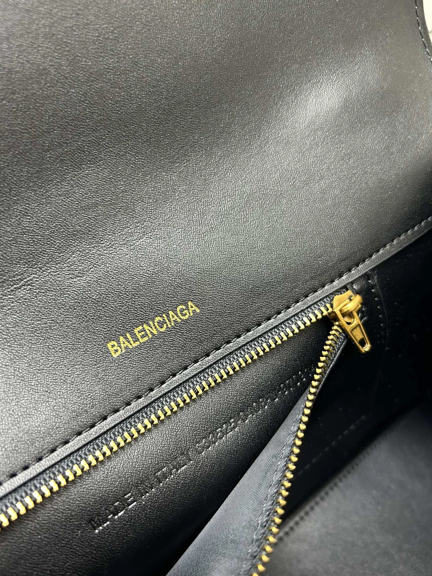 Cozy 5933 Balenciaga AAA Quality Handbags For Women