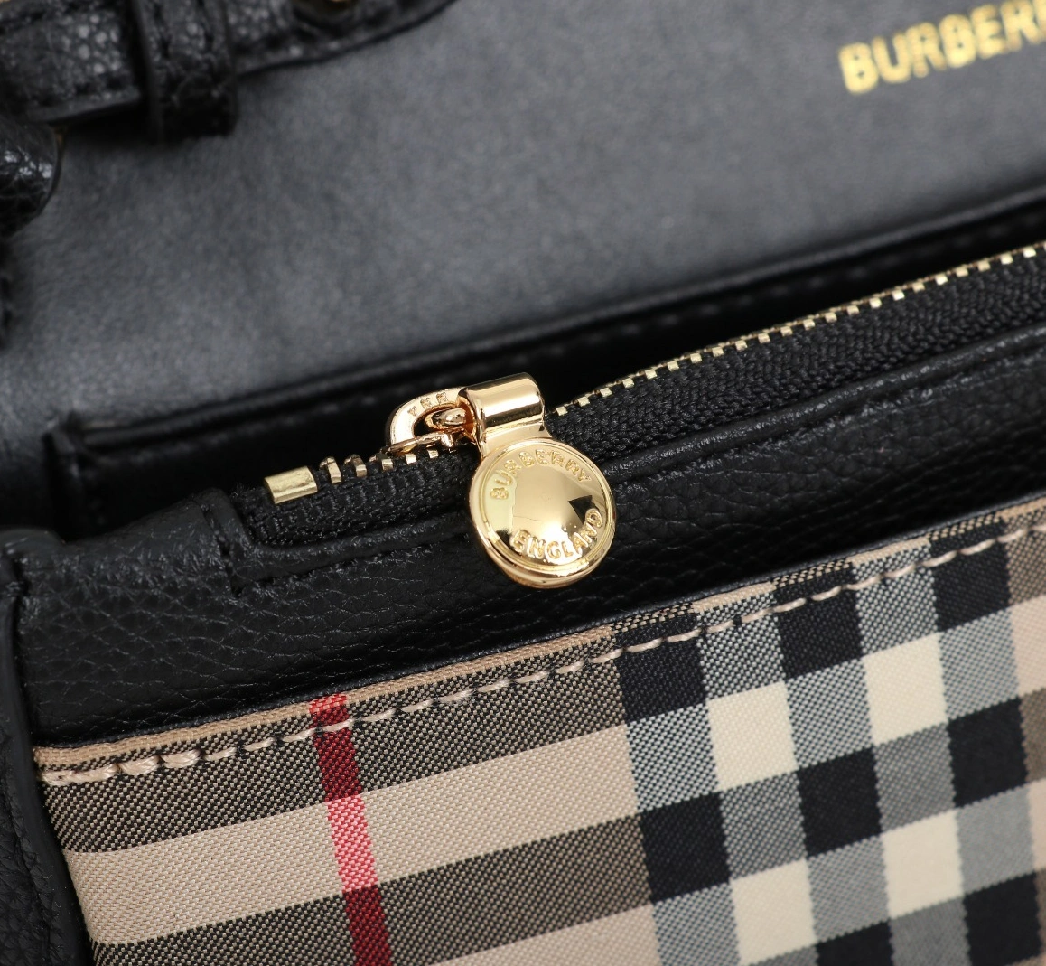 Cozy 6071 Burberry AAA Messenger Bags For Women