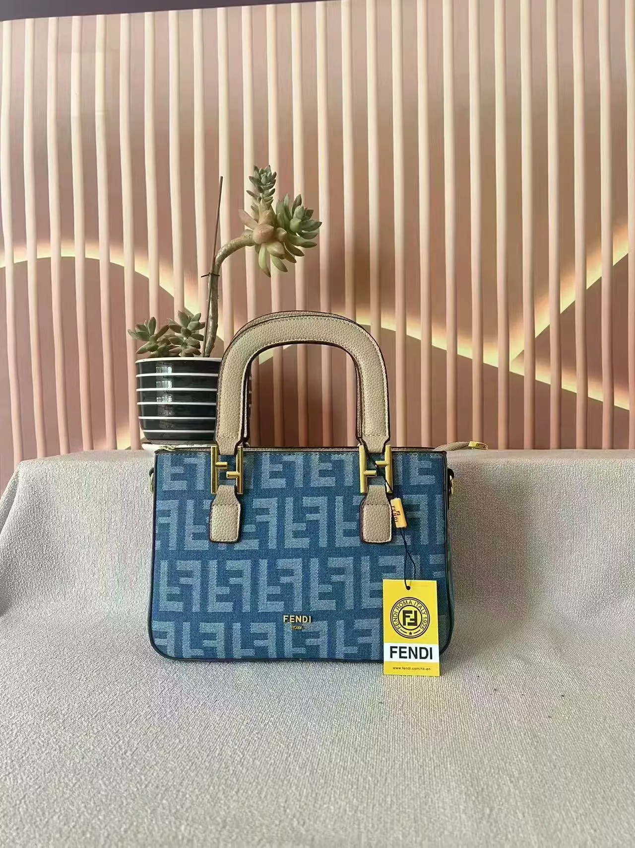 Cozy 612 Fendi Handbags For Women