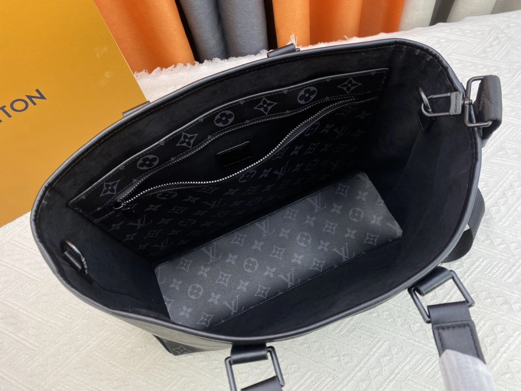 Cozy 6308 Louis Vuitton AAA Man Handbags
