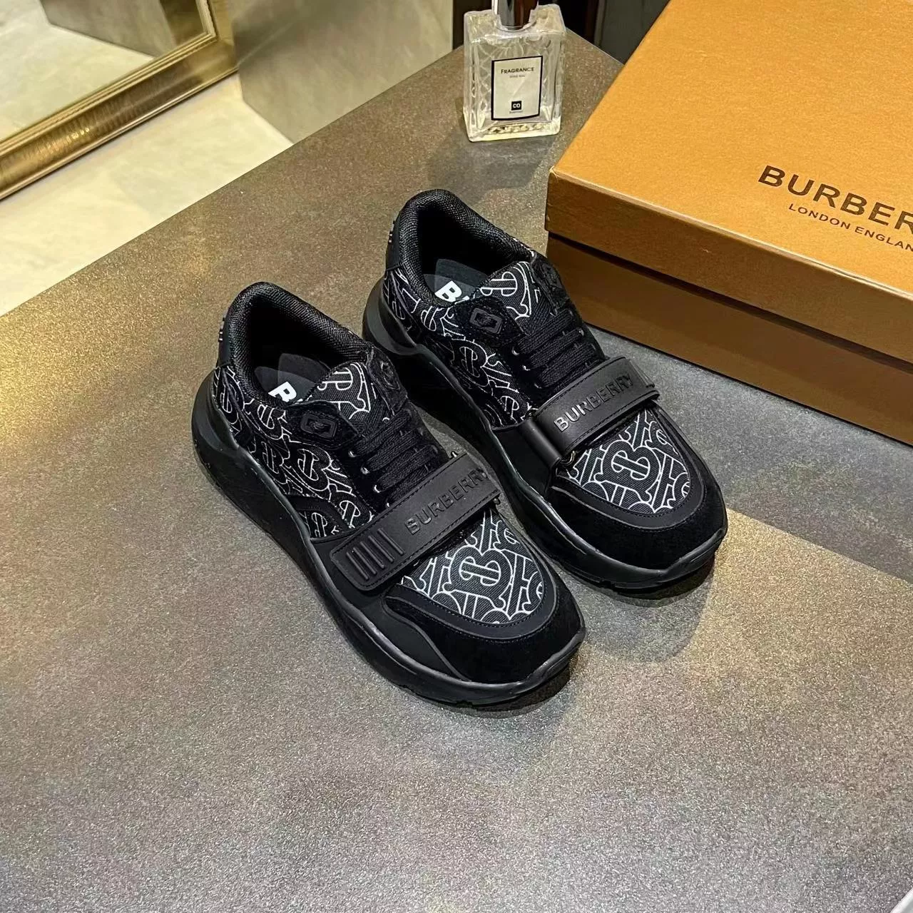 Cozy 6452 Burberry Casual Shoes For Men