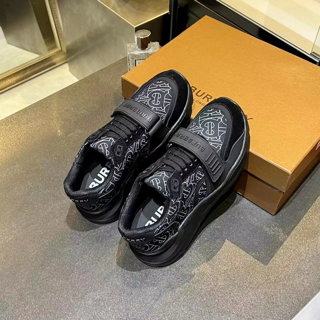 Cozy 6452 Burberry Casual Shoes For Men