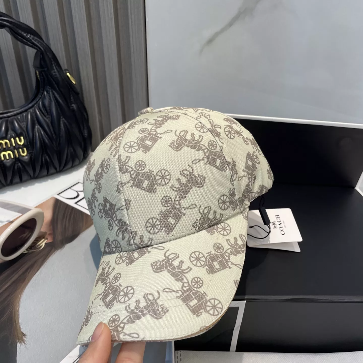 Cozy 6610 Coach Caps