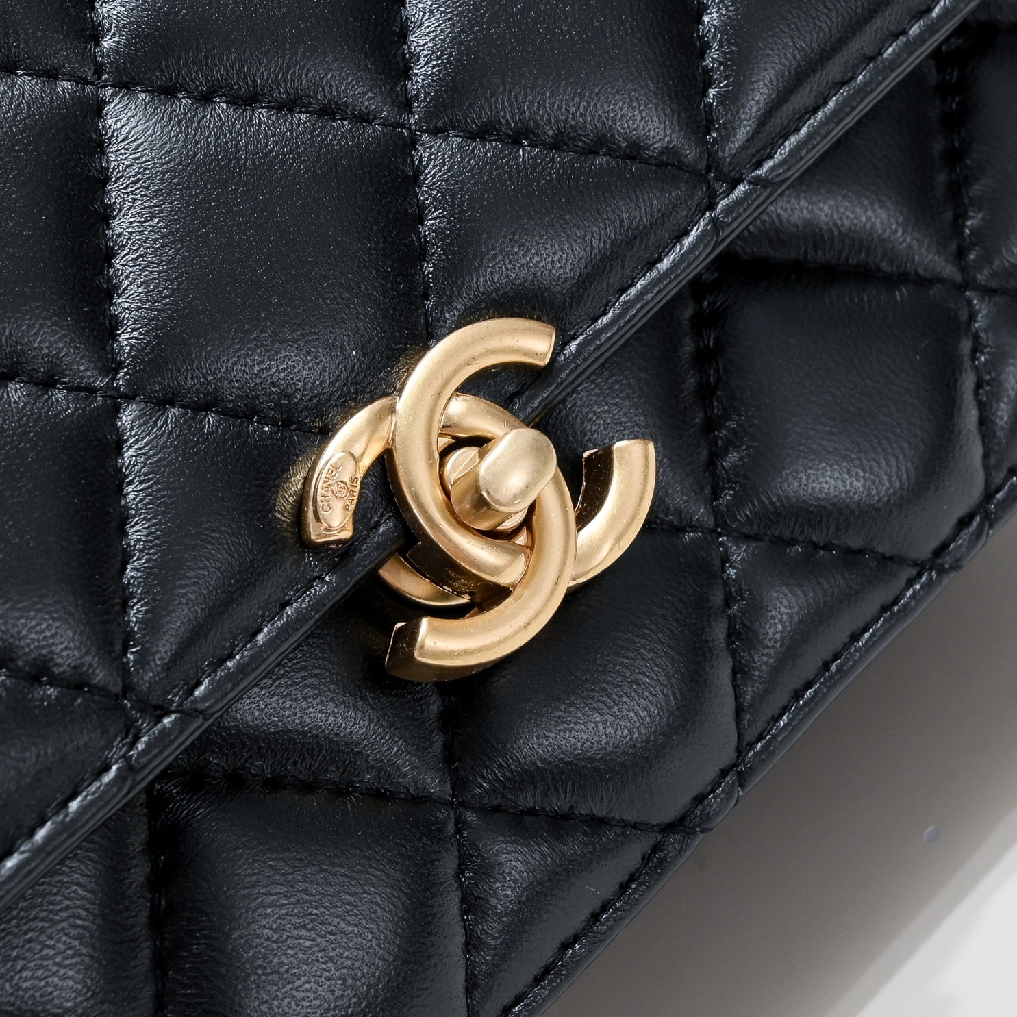 Cozy 6614 Chanel AAA Quality Messenger Bags For Women