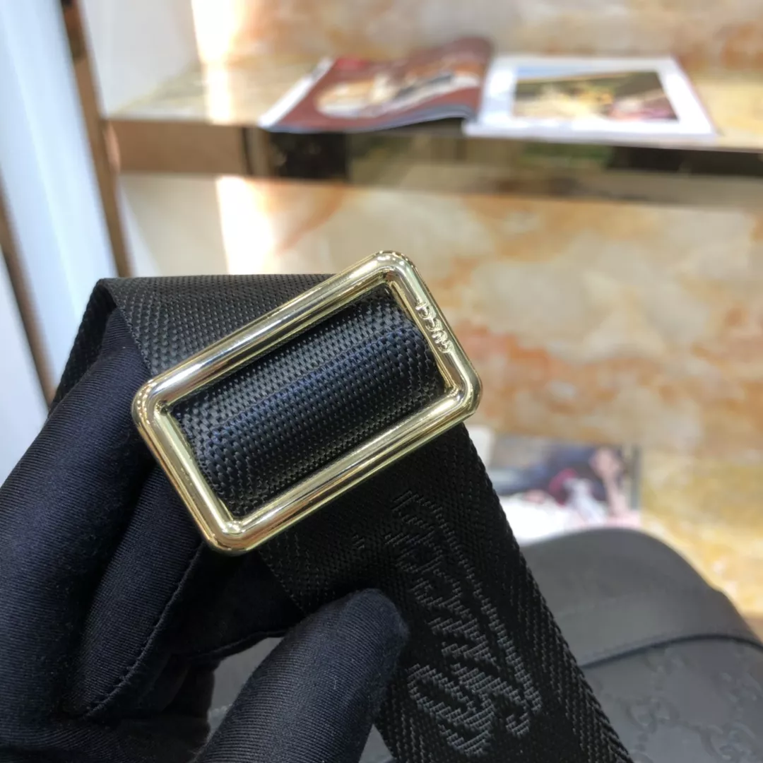 Cozy 6694 Gucci AAA Man Handbags